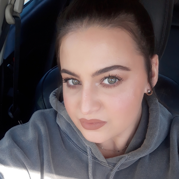 Meet your Posher, Carly - Picture 6 of 16